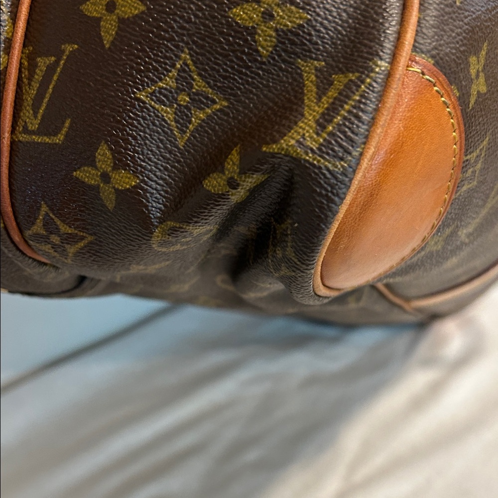 Kabul leather travel bag
Louis Vuitton Brown and Tan - Picture 13 of 17